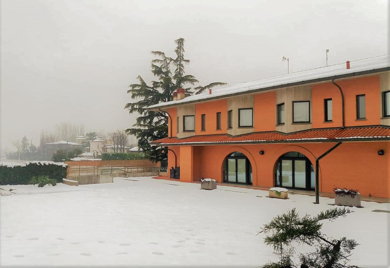 Hotel Verri Misano di Gera dʼAdda Exterior foto