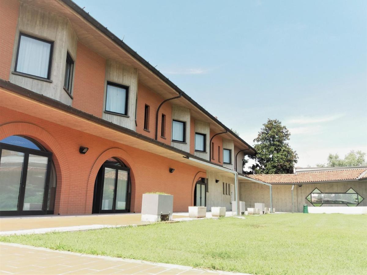 Hotel Verri Misano di Gera dʼAdda Exterior foto